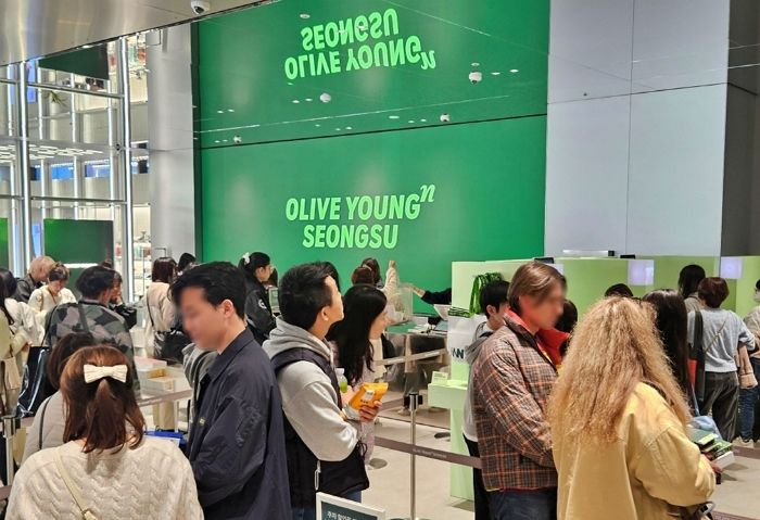 K뷰티 랜드마크로 자리 잡은 ‘올리브영N 성수’... 오픈 4개월 만에 누적 방문객 수 100만 돌파