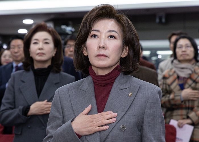 尹, 나경원 만나 “나라 위해 역할해야...대선 출마 고려해달라” 요청