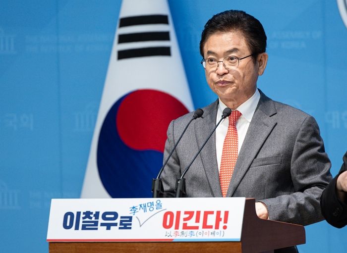 ‘대권 도전’ 선언한 경북도지사 “산불 난 데 호텔·리조트 짓자”