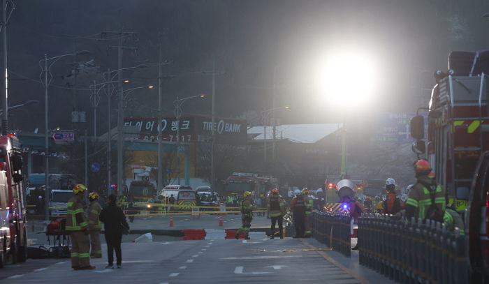 광명시 신안산선 터널 붕괴 13시간... 20대 근로자 극적 구조
