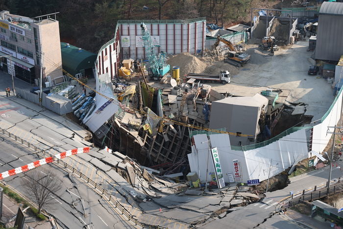 ‘광명 공사장 붕괴 사고’에 시민 2400여명 집 못 들어가고 있다