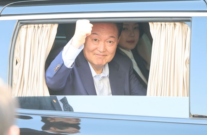윤석열 전 대통령 첫 재판, 법정 촬영 불허... 역대 대통령과 달라