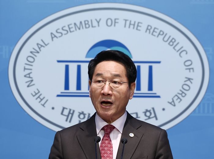 “내가 대통령되면 여자도 군대 보내겠다”... 대선 나선 인천시장의 공약