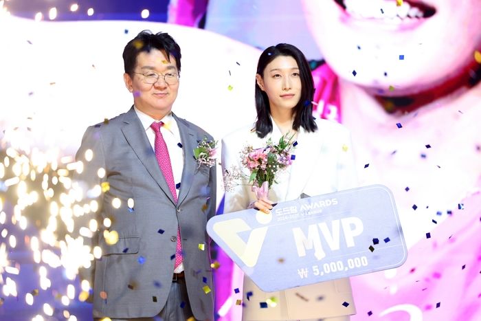 마침내 우승한 김연경, ‘만장일치’ MVP까지... 마지막 소감, 눈물 난다