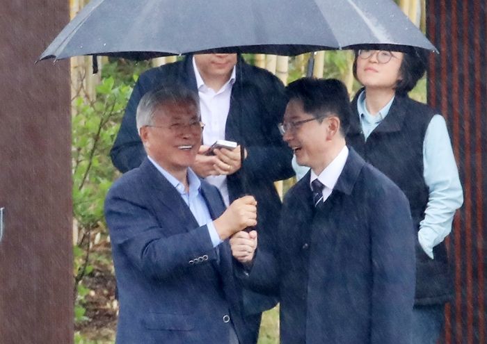 ‘대선’ 출마 선언 뒤 자기 찾아온 김경수에게 文 전 대통령이 전한 당부