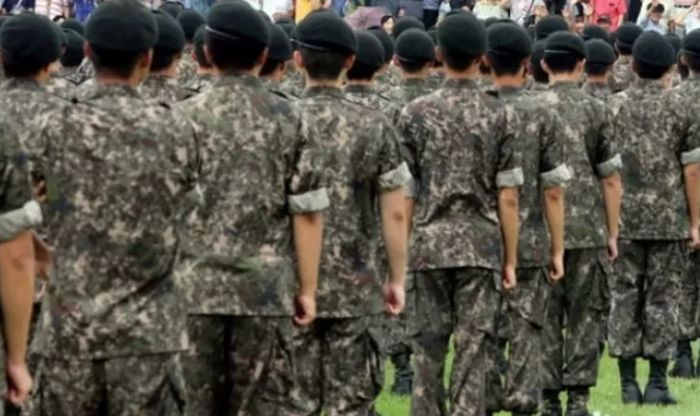 “군의관 안 해요” 현역병으로 입대한 의대생 2074명... 의정 갈등 전보다 10배 급증