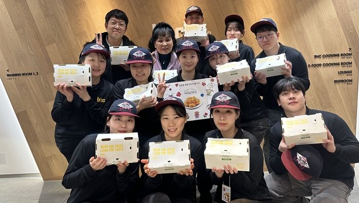 복지기관에 치킨 2천마리... bhc가 12년째 해온 일