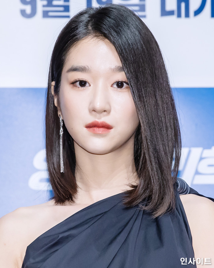 팬들과 소통나선 서예지, 전 남친 김정현 소환되자 “그 이름 금지... 스트레스”