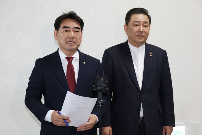 국정원 “러우 전쟁 파병간 북한군, 600명 사망... 北 ‘의료 해킹’ 급증 추세”