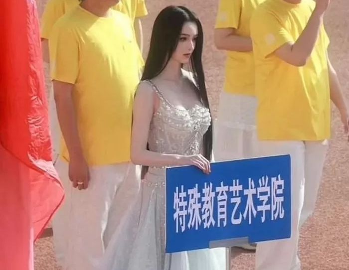 “2살 때 고열 나 먹은 약으로...” 완벽한 미모로 난리난 여대생의 깜짝 놀랄 고백