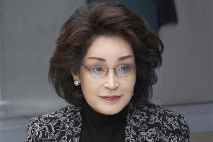 이명희 총괄회장, ㈜신세계 지분 10% 딸 정유경 회장에 증여