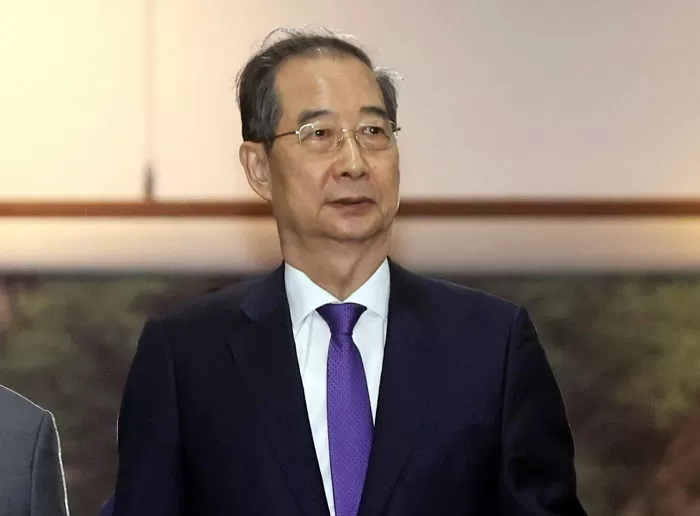 한덕수 대통령 권한대행 국무총리가 1일 오후 서울 종로구 정부서울청사에서 대국민담화를 통해 사퇴를 표명한 뒤 청사를 나서고 있다. (공동취재) 2025.5.1/뉴스1