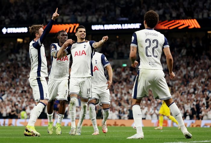 3-1 대승으로 ‘무관 탈출’ 가까워진 토트넘... 사복 입고 나타난 손흥민, 누구보다 기뻐했다