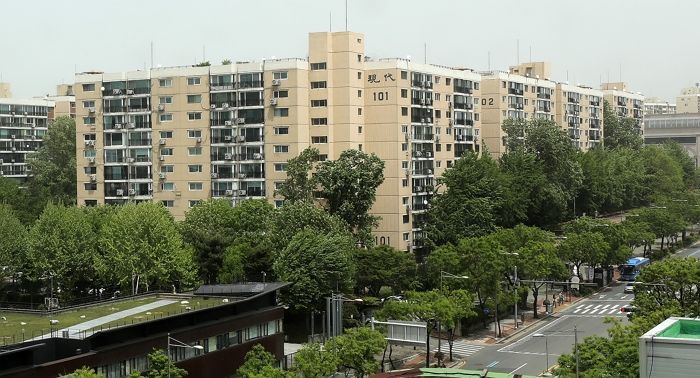 독주하는 강남권 아파트, 월급 74년 모아야 산다... 서울에서도 ‘양극화’