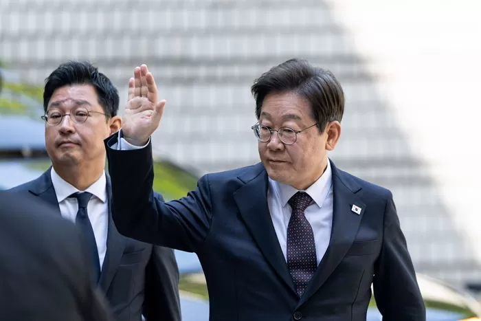 이재명 더불어민주당 대선 후보가 29일 오전 서울 서초구 서울중앙지방법원에서 열린 