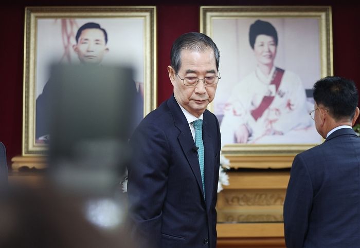 “기본적인 ‘예의’도 없어”... 한덕수가 ‘단일화 거절’한 김문수 향해 남긴 말