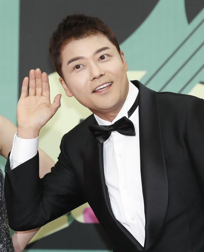 전현무, 3000평 ‘강아지 유치원’ 원장됐다... 이름은 ‘개호강 유치원’