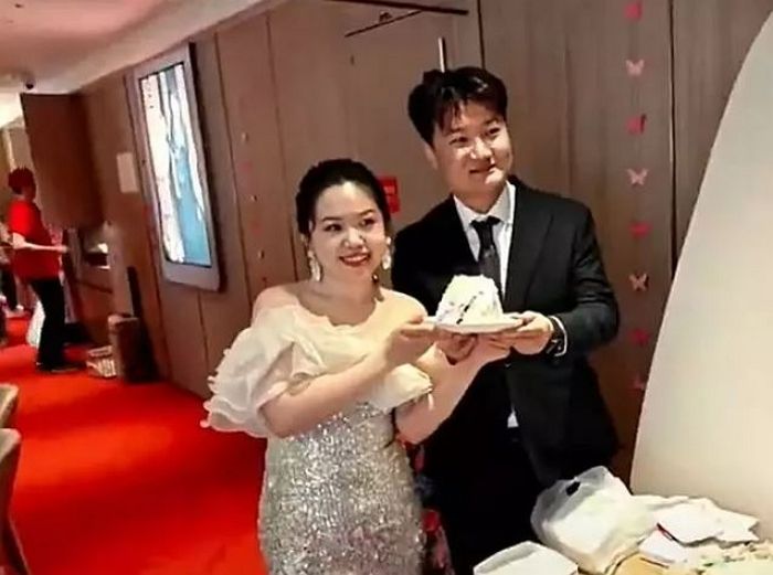 “호텔보다 낫네”... 하이디라오서 ‘가성비 결혼식’ 올리고 2m짜리 영수증 받은 부부 (영상)