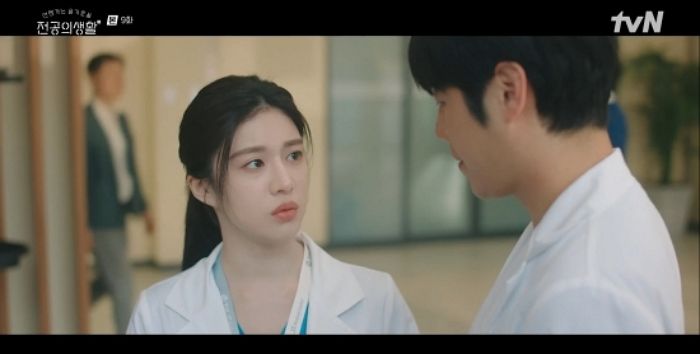 ‘언슬전’ 고윤정, 정준원과 ‘비밀연애’ 시작... 엘리베이터서 키스까지