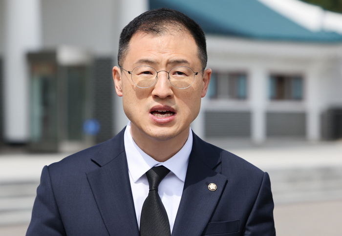‘국힘 탈당’ 김상욱, 이재명 공개 지지 선언 “가장 보수다운 후보”