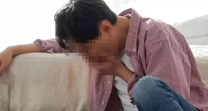 밤새 피 토하는 아들 방치하고 사망 보험 든 ‘보험설계사’ 엄마