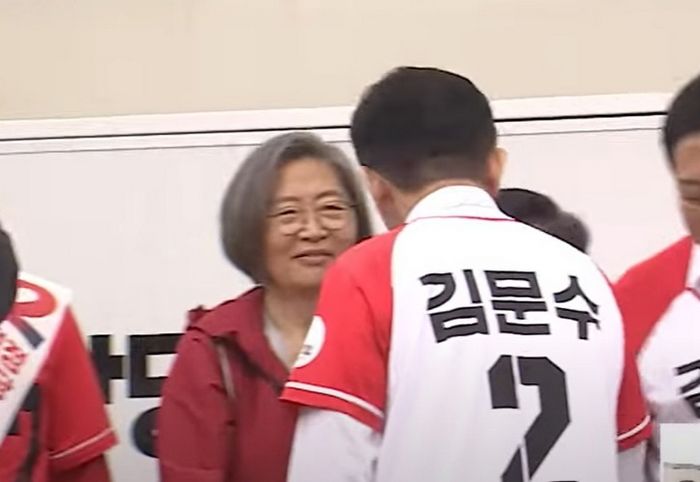 “어떡하냐 문수야” 조롱했다가 “아버지” 태세전환한 이수정... 김문수 만나고 와서 한 말