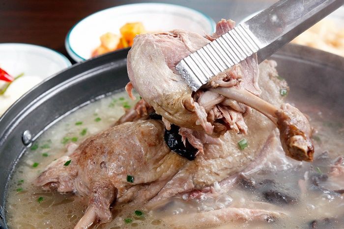 “장인이 주셨다”며 백숙 닭다리 2개 먹은 남편... 시댁서 치킨 닭다리 4개 먹어 복수한 아내