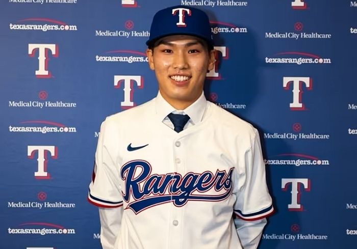 ‘코리안 오타니’ 김성준, MLB 텍사스 갔다... 계약금 17억원 받아