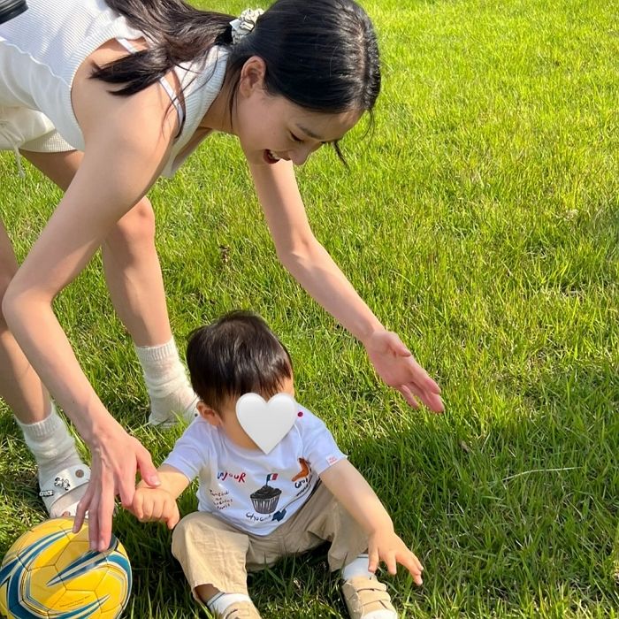 손연재, 아이 낳고도 여전한 미모... “담아도 담아도 아쉬운 내 아기의 아기 시절”