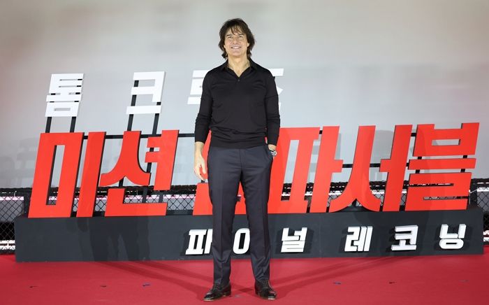 톰 크루즈 액션 미쳤다... ‘미션 임파서블’ 3일째 1위 이어 87만 돌파