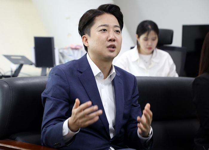이준석 “김용태, 내 앞이었다면 혼났을 거야”... 후보 배우자 토론회 제안에 분노