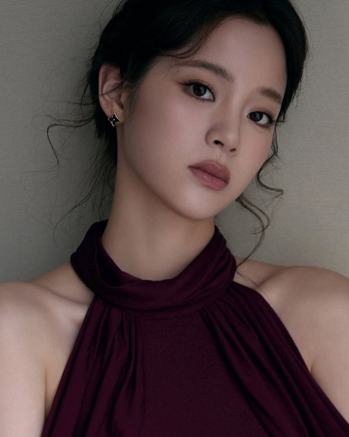 “중국 공산당 이미지 SNS에 올려”... 대만 ‘국민여동생’ 오우양나나 정부 조사 받는다