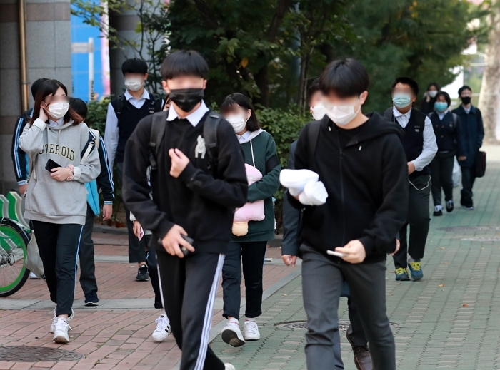 origin_등교하는중학생들.jpg
