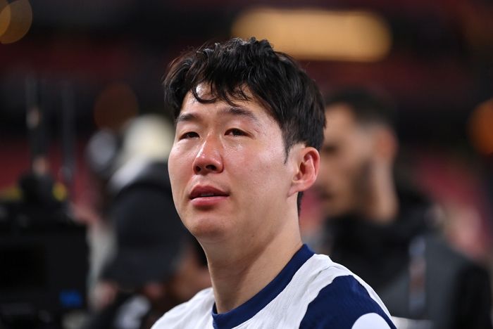 프로 데뷔 15년 만에 ‘무관 탈출’ 성공한 손흥민... 첫 우승에 ‘감격의 눈물’ 쏟았다