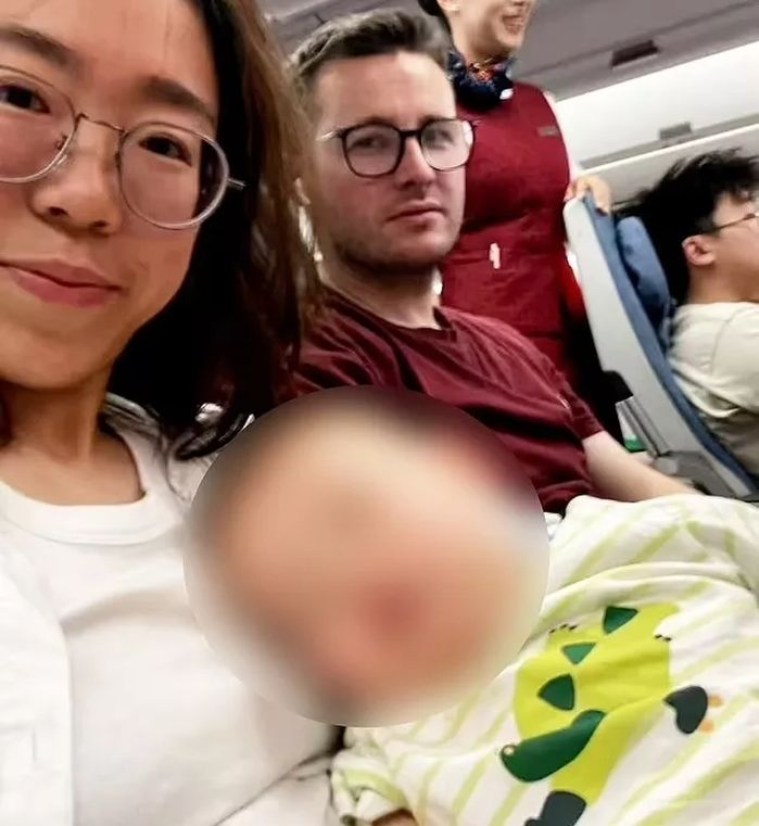 아이 다리 벌레 물린 자국 때문에... 비행기 탑승 거부 당한 일가족