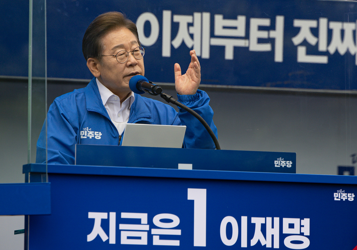 origin_시민들에게연설하는이재명.jpg