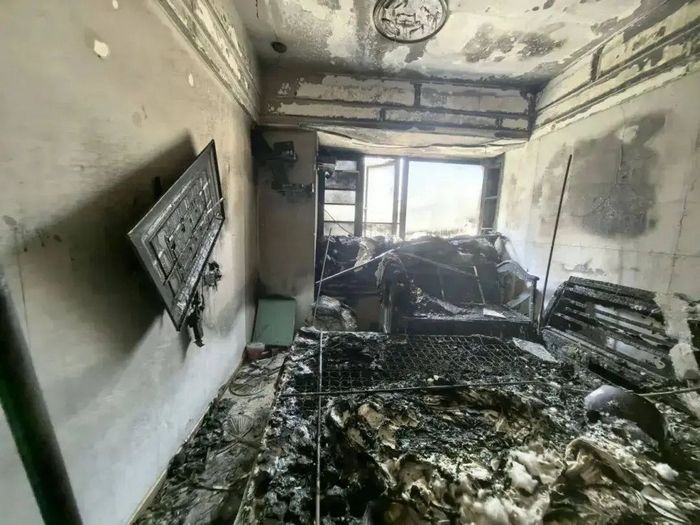 침대 위에 ‘충전 케이블’ 던져두고 나갔다가... “10분 만에 침실 홀라당 태워버렸습니다”