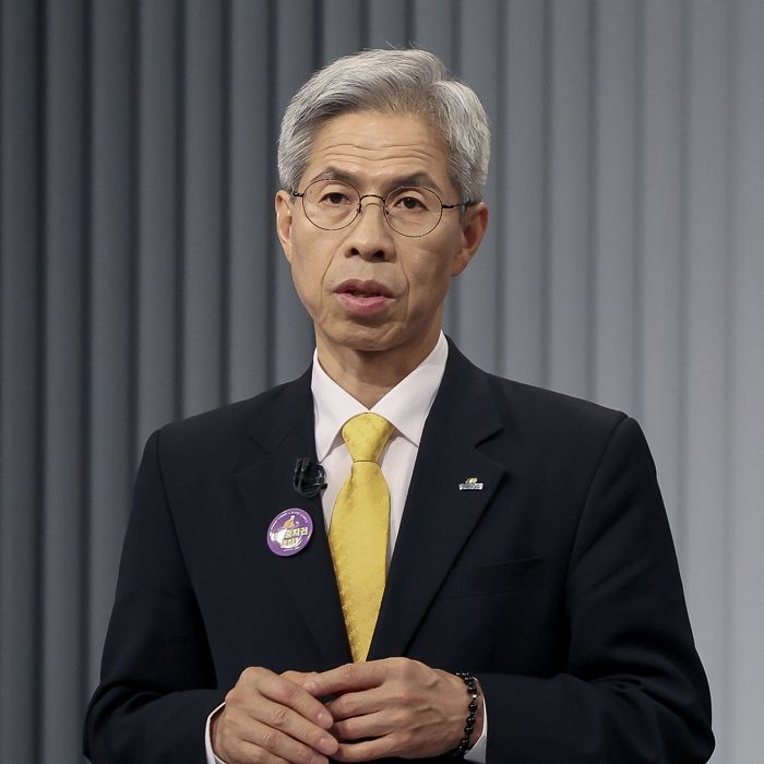 3년 전, 손바닥에 王자 새기고 나온 윤석열... 권영국은 ‘民자’ 쓰고 나왔다