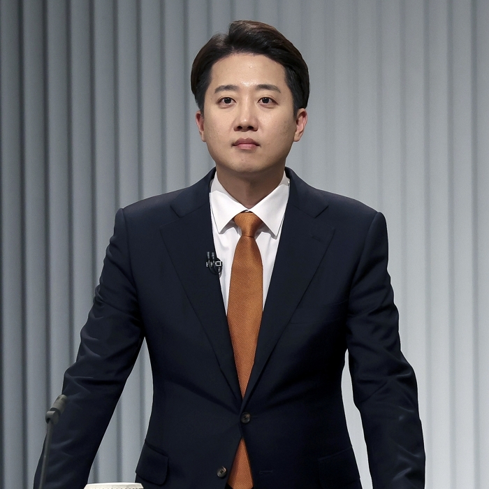 origin_2차토론준비하는이준석.jpg