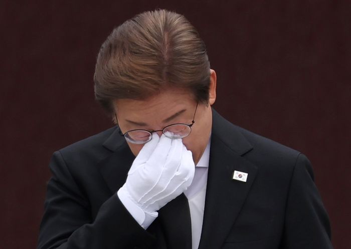 부드러운 ‘갈색 머리’ 고집하던 이재명... 갑자기 ‘검게’ 염색한 사연