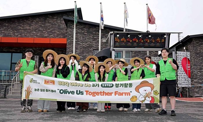 BBQ 대학생 봉사단 ‘올리버스’, 모내기철 농촌 방문해 봉사활동 진행