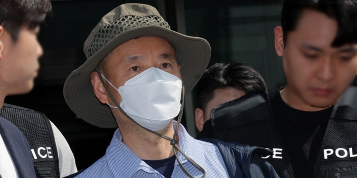 ‘시흥 살인범’ 차철남, 구속 송치... 호송 중 취재진 질문에 보인 반응
