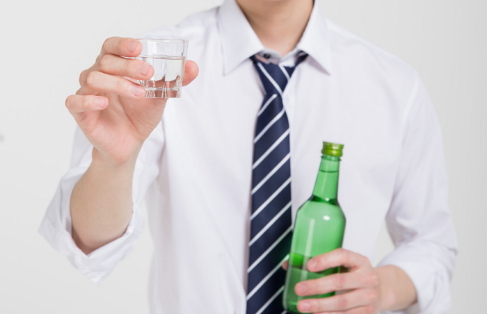 젊었을 때 마신 술, ‘이 나이’에 암으로 돌아온다... “암 사망 위험 가장 높아”