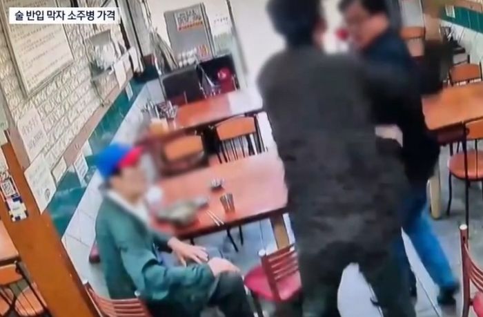 집에서 가져온 술 식당서 몰래 마시던 60대 男... 제지하는 업주 머리 ‘소주병’으로 가격