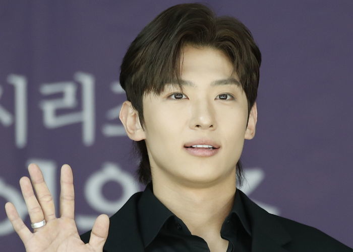 덱스, 바쁜 스케줄에도 안은진 위해 큰 결심... 새 드라마 ‘키스는 괜히 해서’ 출연 예정