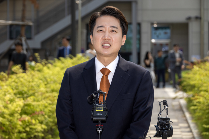 origin_답변하는이준석.jpg