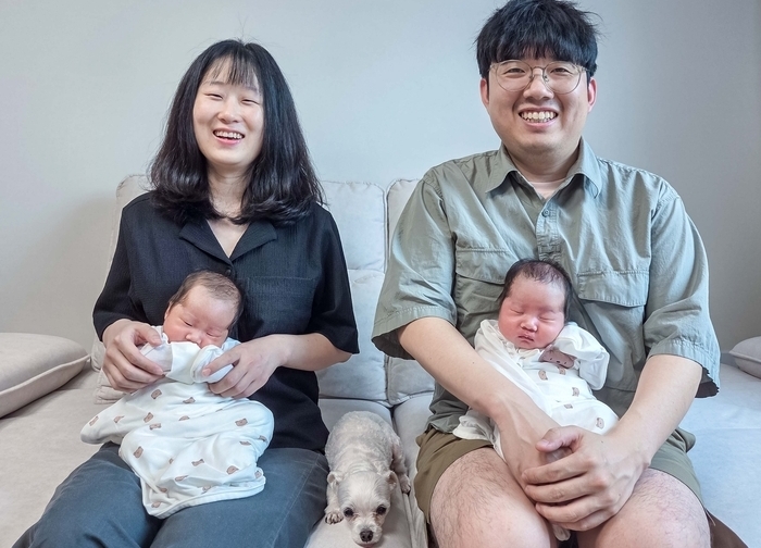“아기 한 명당 무조건 천만 원”... 한화그룹, 쌍둥이 출산 직원에 2000만 원 지원
