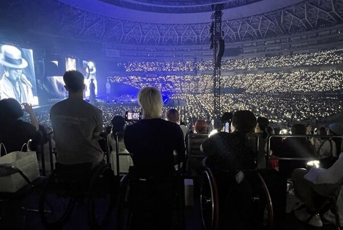 패럴림픽 선수가 쓴 편지에 지드래곤이 답장한 방법... ‘日 콘서트’에 감동 물결