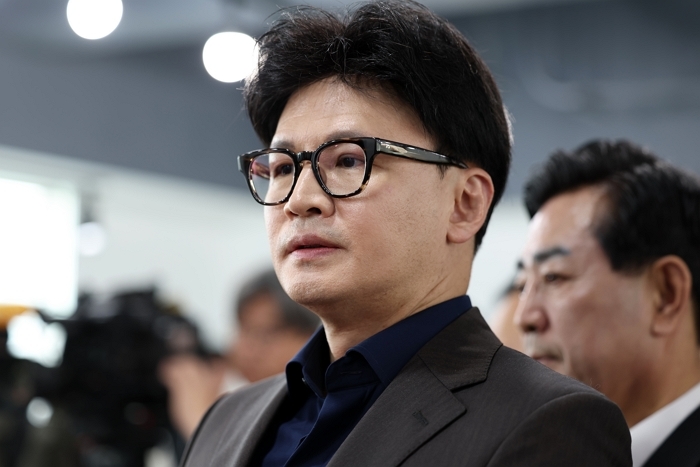 origin_투표순서기다리는한동훈.jpg