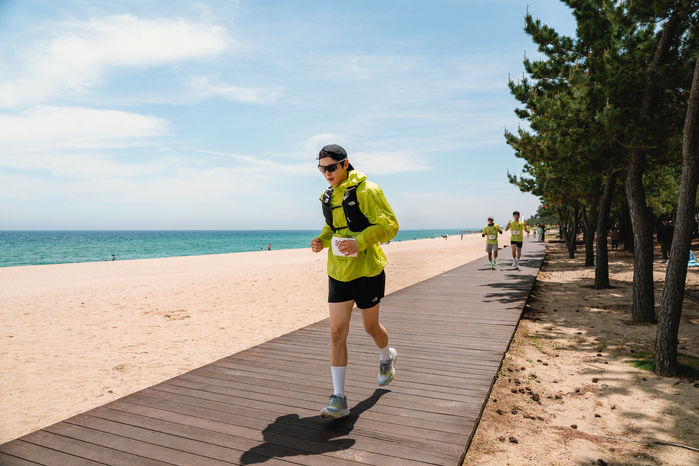 차은우, 11km 코스 단 59분만에 완주... ‘러닝 매니아’ 스타들이 신고 달린 운동화는?